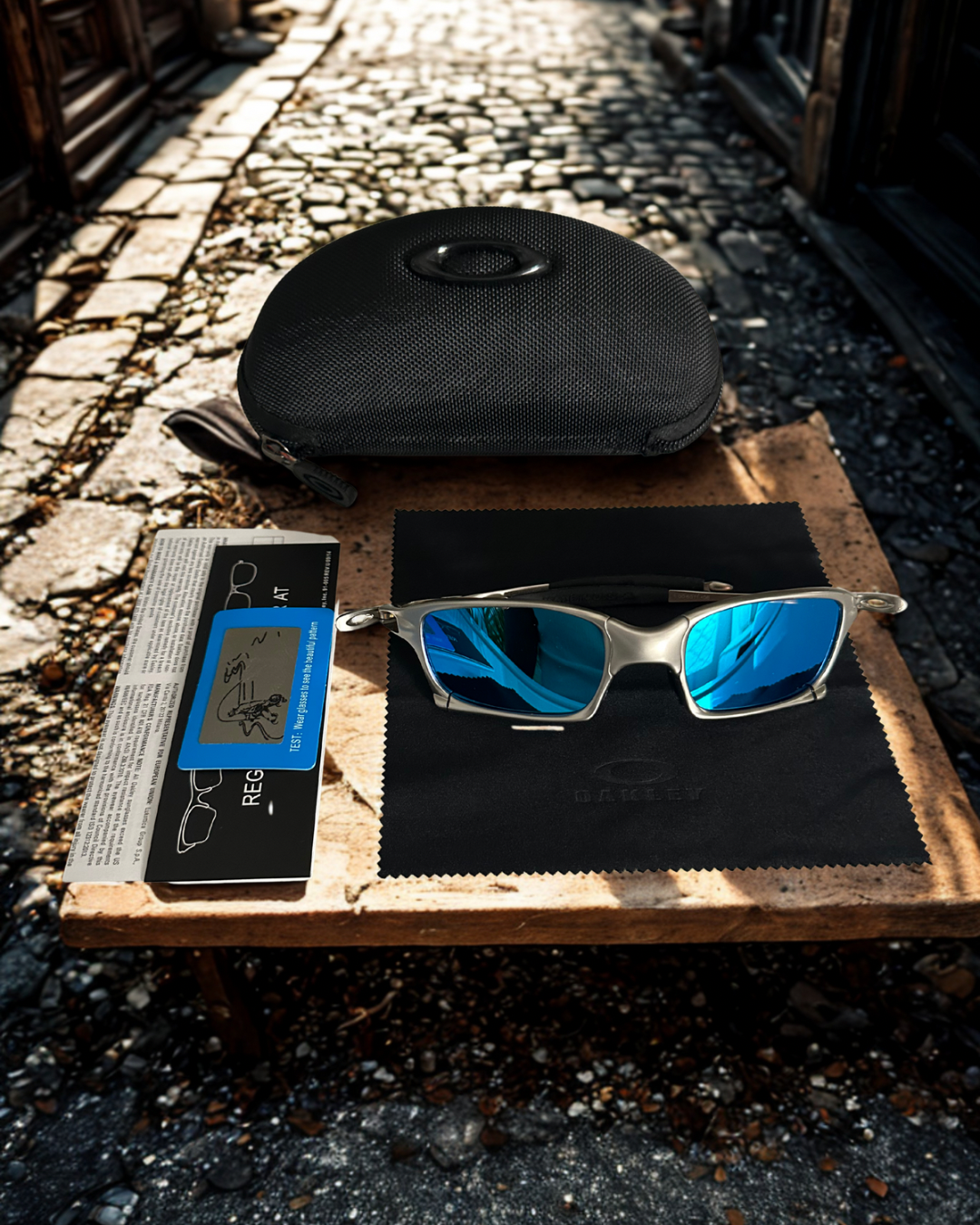 SUNGLASSES