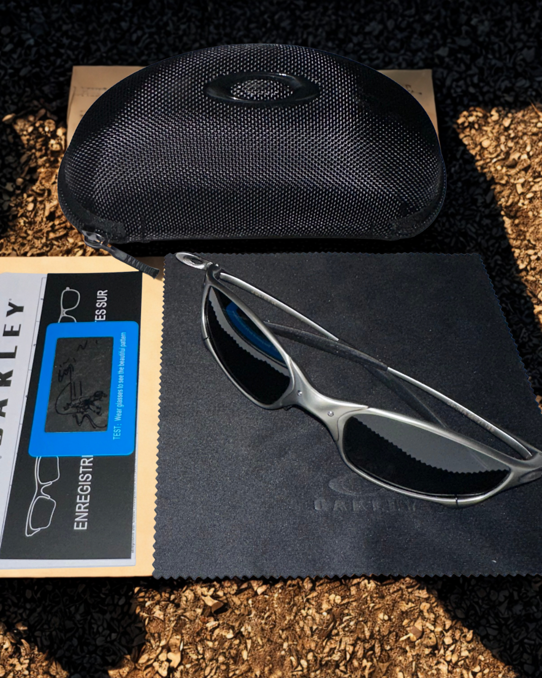 SUNGLASSES
