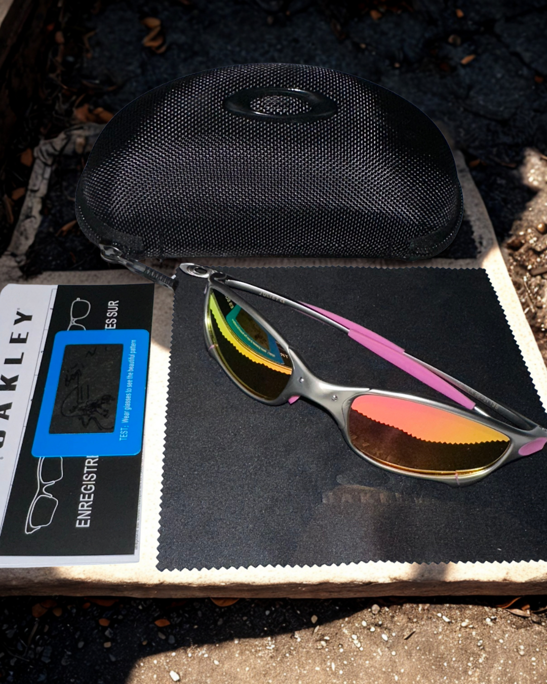 SUNGLASSES