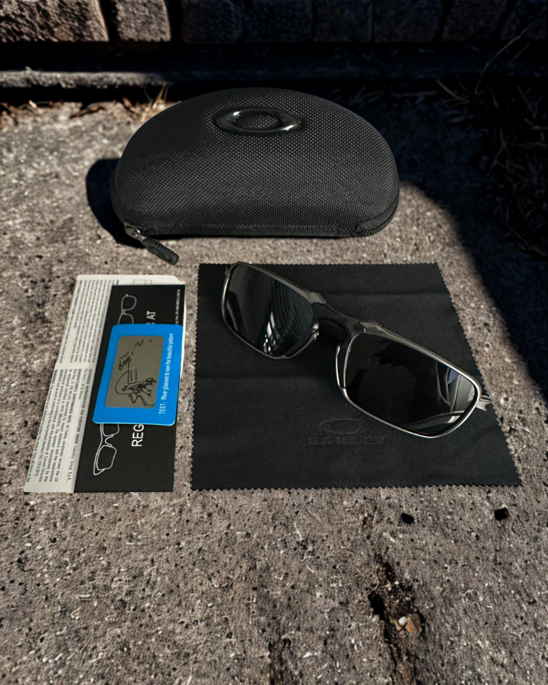 SUNGLASSES