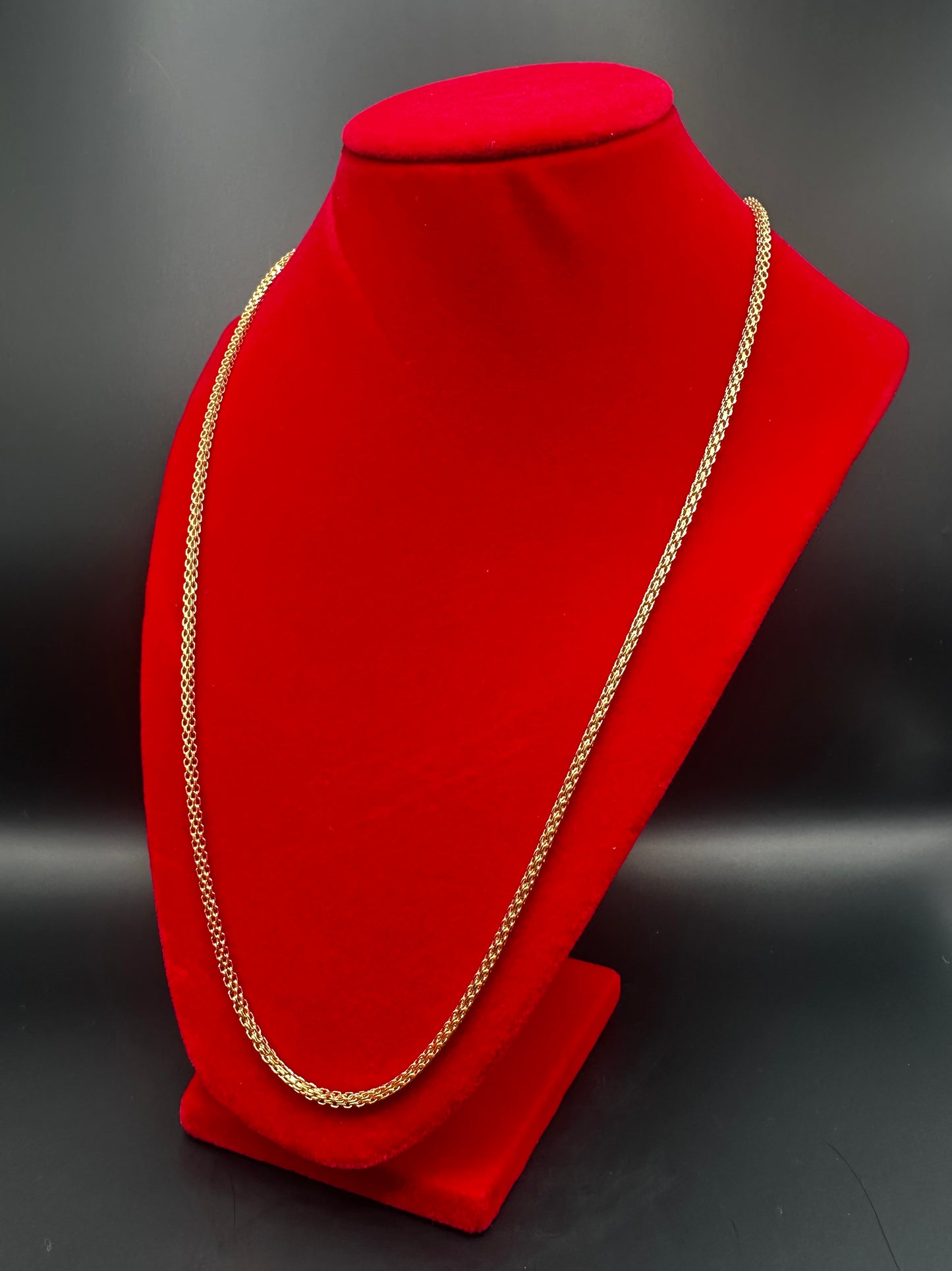 Chain Bismark Square