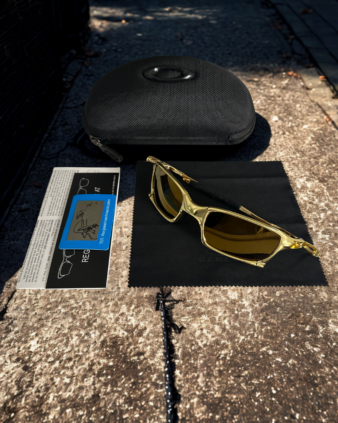 SUNGLASSES