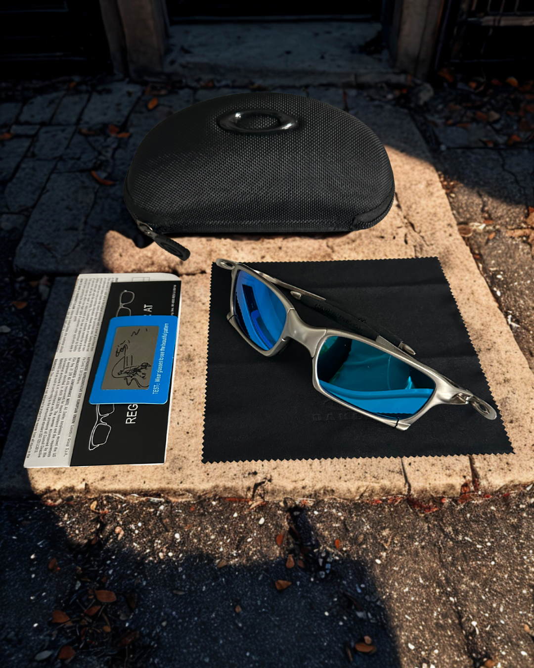 SUNGLASSES