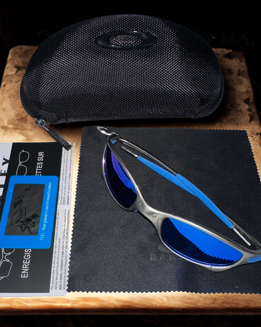 SUNGLASSES