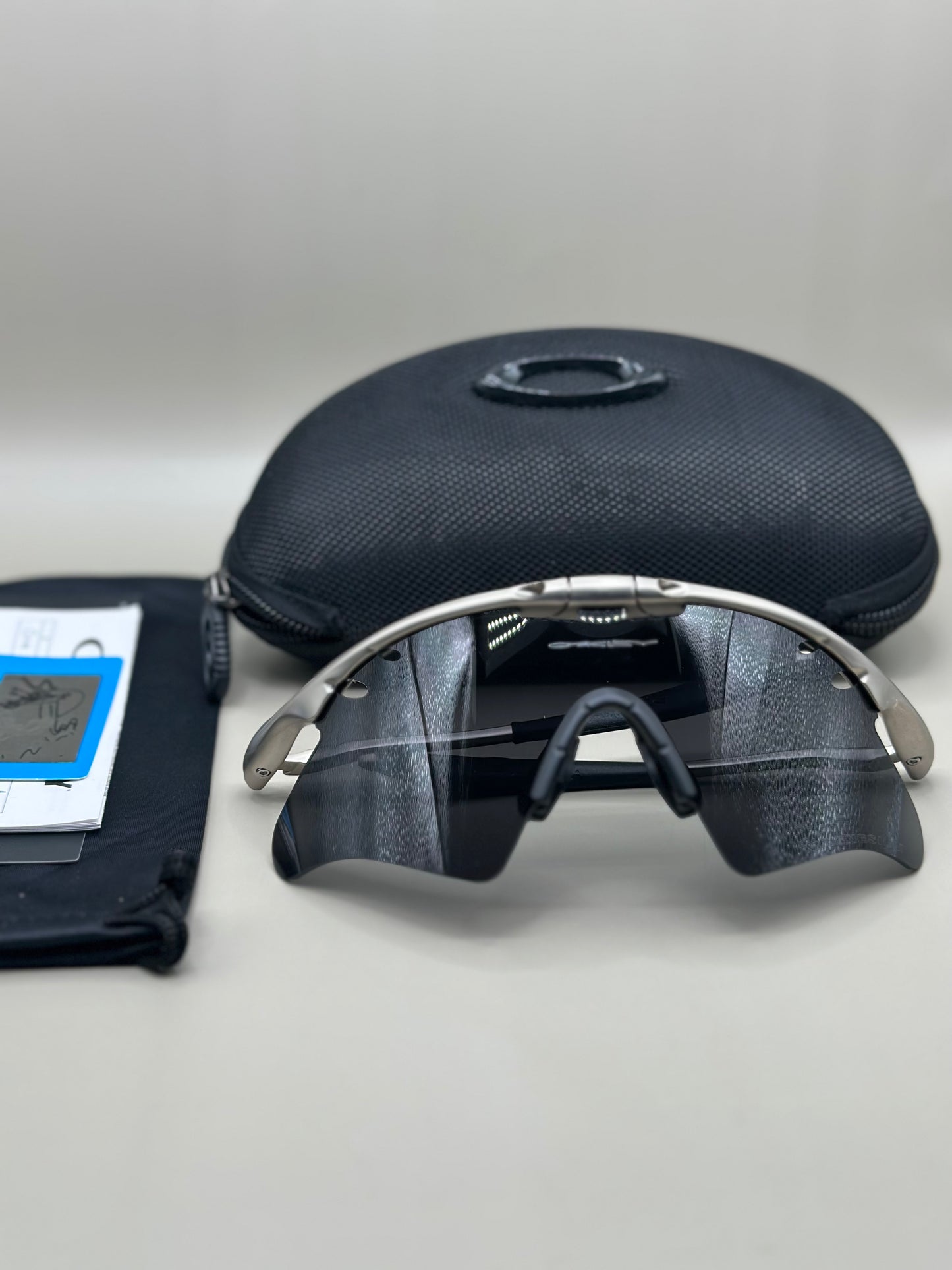 SUNGLASSES