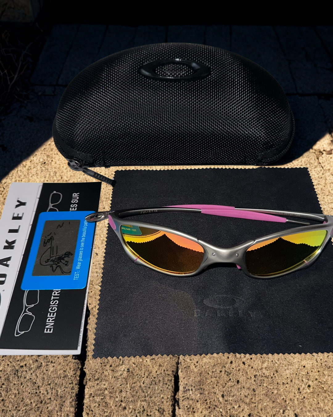 SUNGLASSES