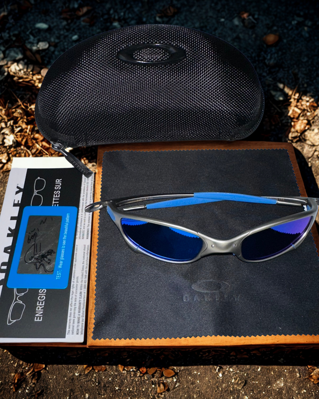 SUNGLASSES